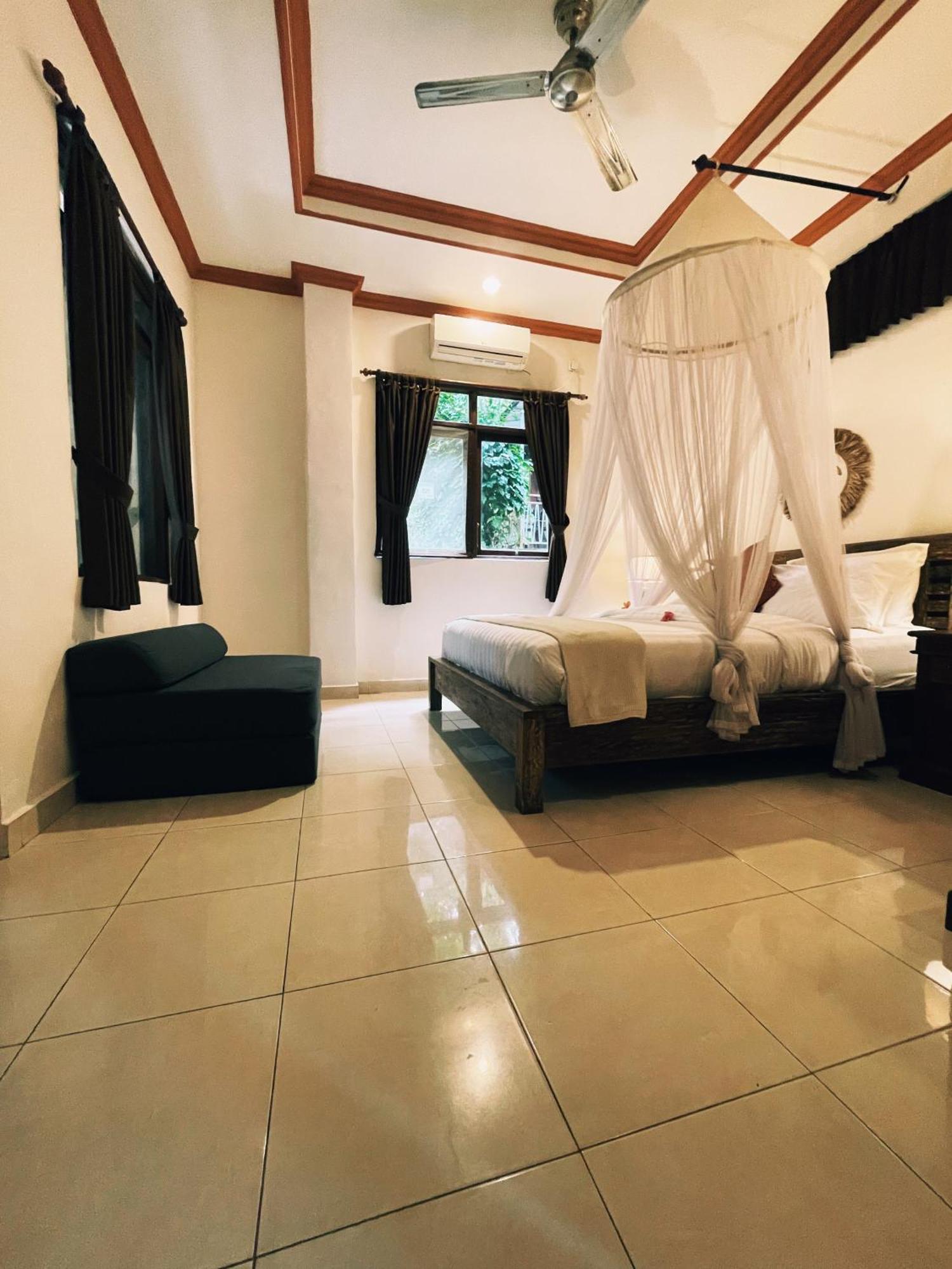 The Nest In Ubud, Bembengan Acomodação com café da manhã  *